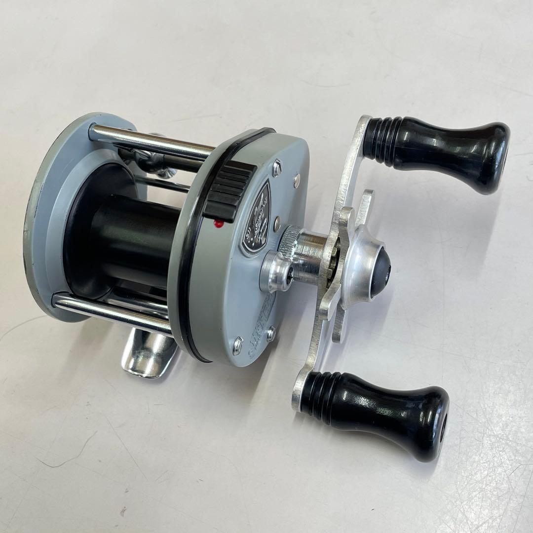 リール PFLUEGER SUPREME 511