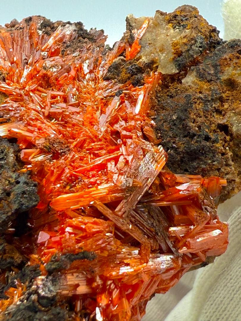 クロコアイト　紅鉛鉱　原石　鉱物　標本　天然石　石