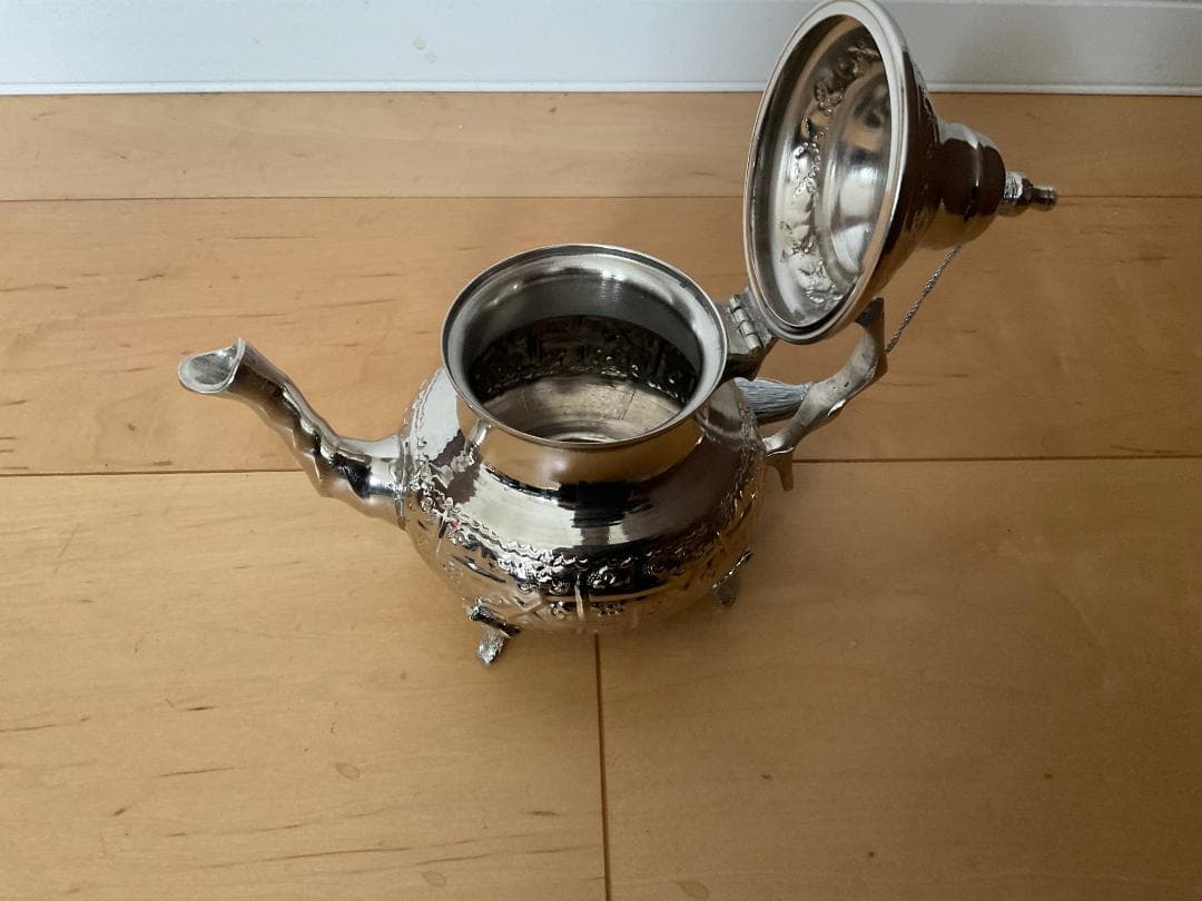 本革、収納箱入りモロッコティーセット