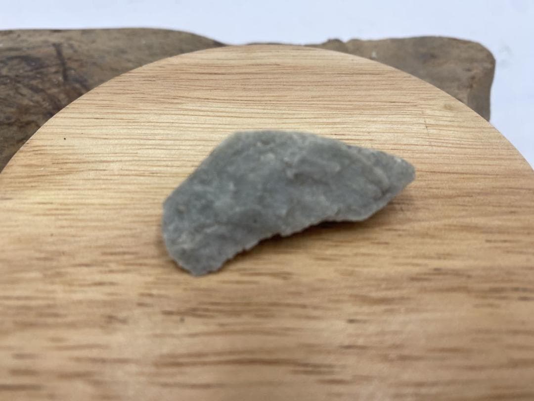 翡翠 ヒスイ 糸魚川 11g 青翡翠 水色 スカイブルー 透過 原石 天然