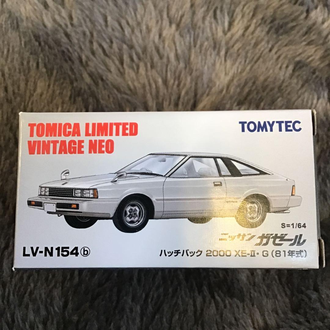 トミカリミテッドヴィンテージNEO ハッチバック2000 XE-Ⅱ 赤白セット