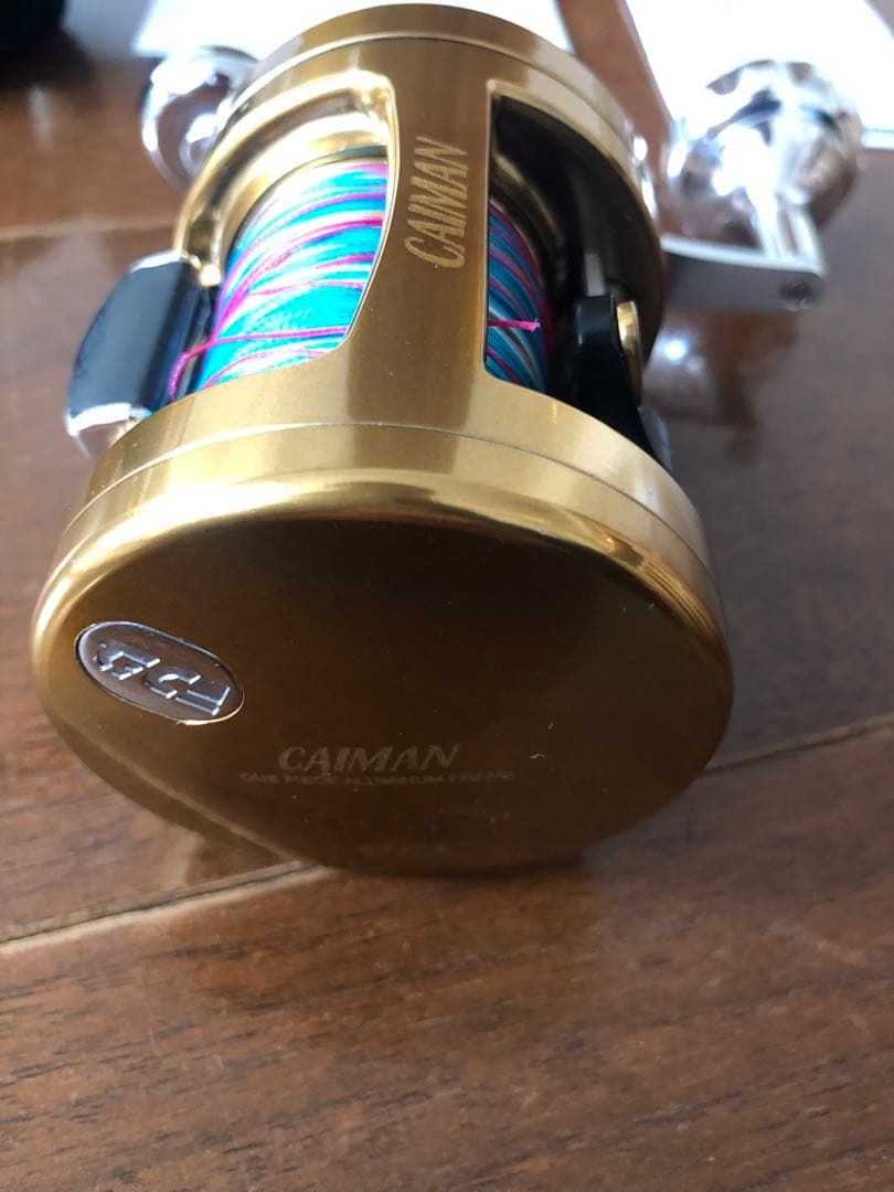 CAIMAN ゴールド ベイトリール