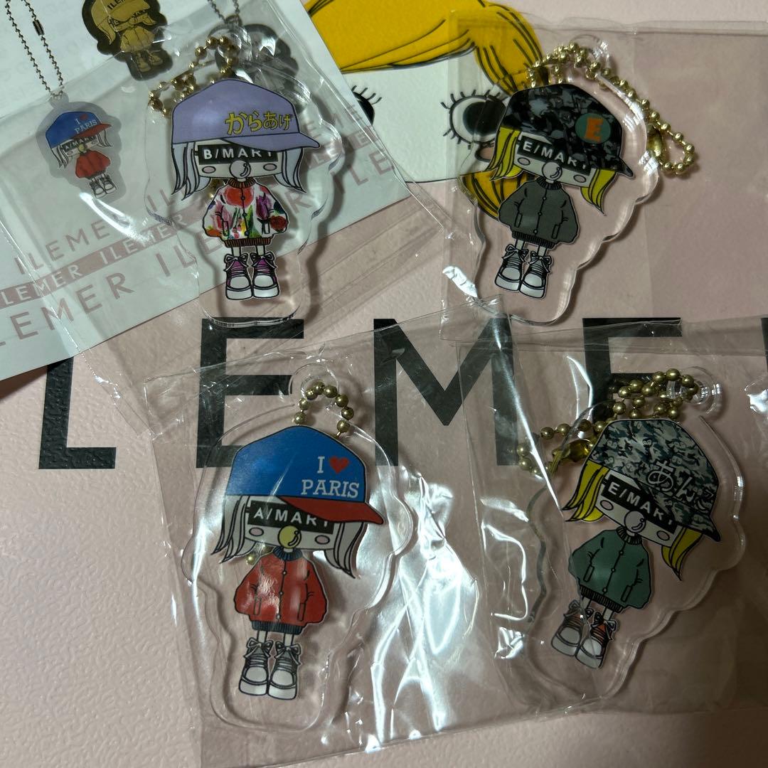 新品♡イーマリちゃんアクリルチャーム