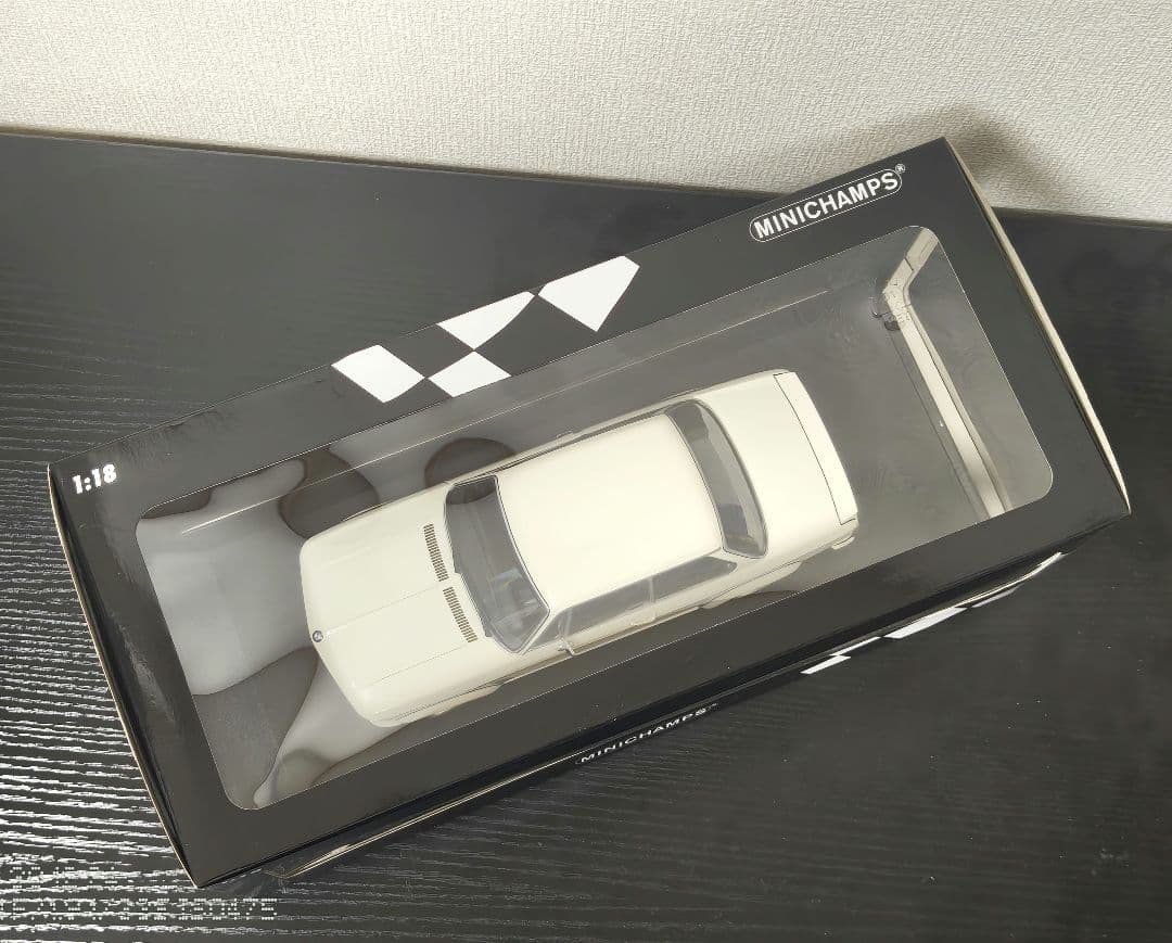 未開封　MINICHAMPS　ミニチャンプス　BMW2002ターボ　白色