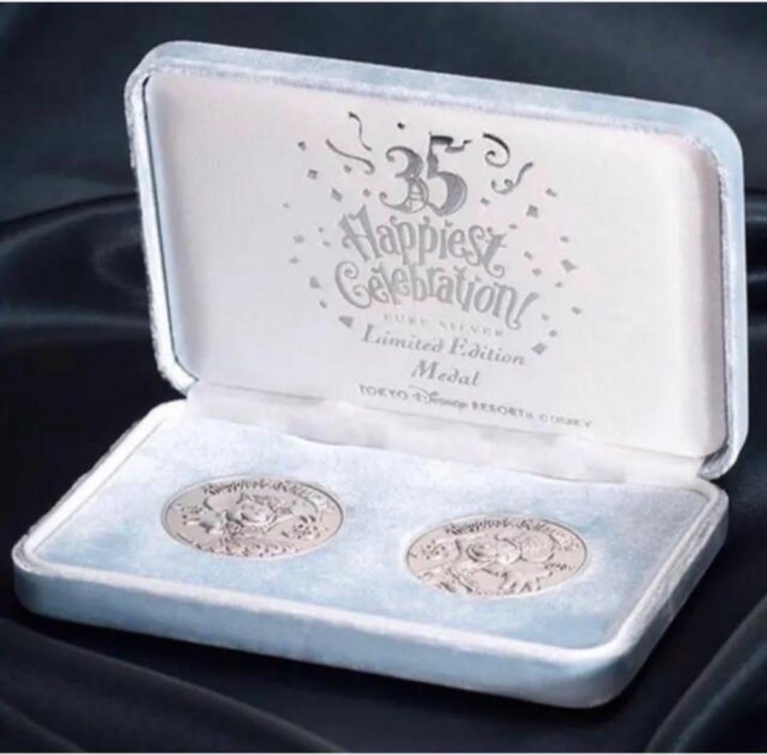 ディズニー 35周年 メダル　限定　新品