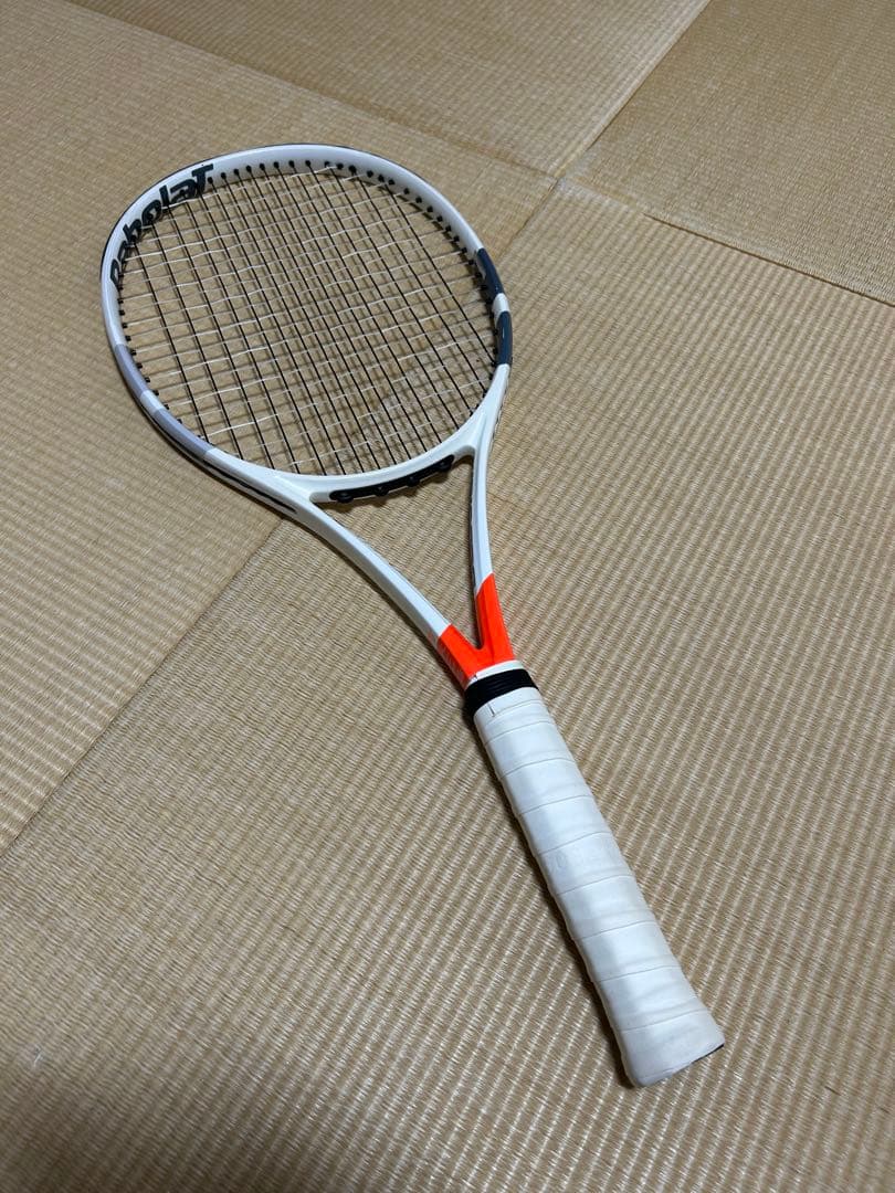 割引バボラ　テニスラケット　ピュアストライク100 グリップ3