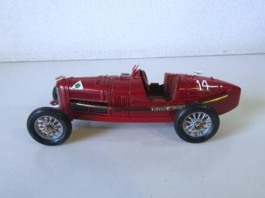 特価 Mebe Toys 1/24 アルファロメオ Grand Prix P2