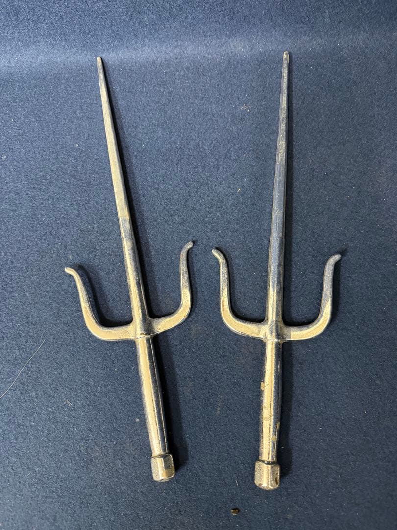 十手 鉄製 両面鉤 釵 サイ 全長46cm 一対 時代 古玩 旧家 蔵出 骨董品