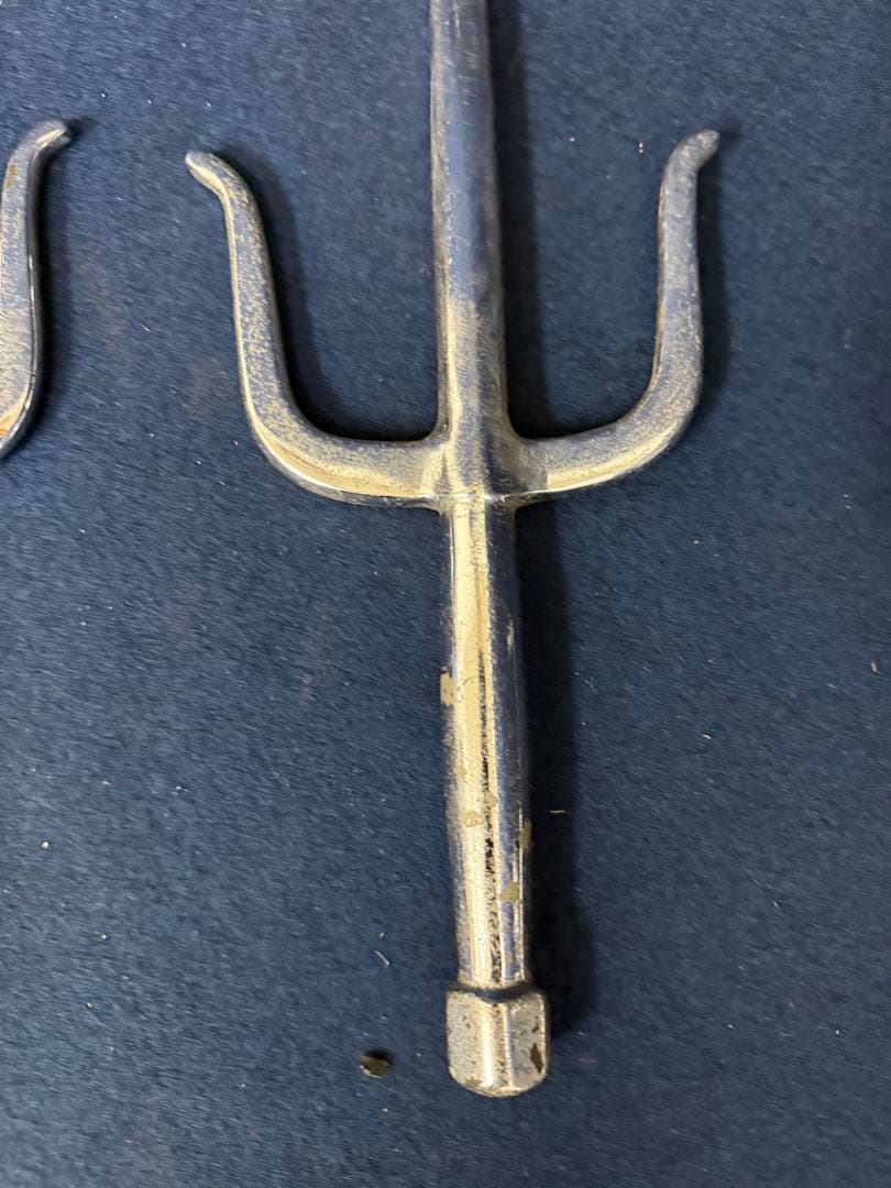 十手 鉄製 両面鉤 釵 サイ 全長46cm 一対 時代 古玩 旧家 蔵出 骨董品