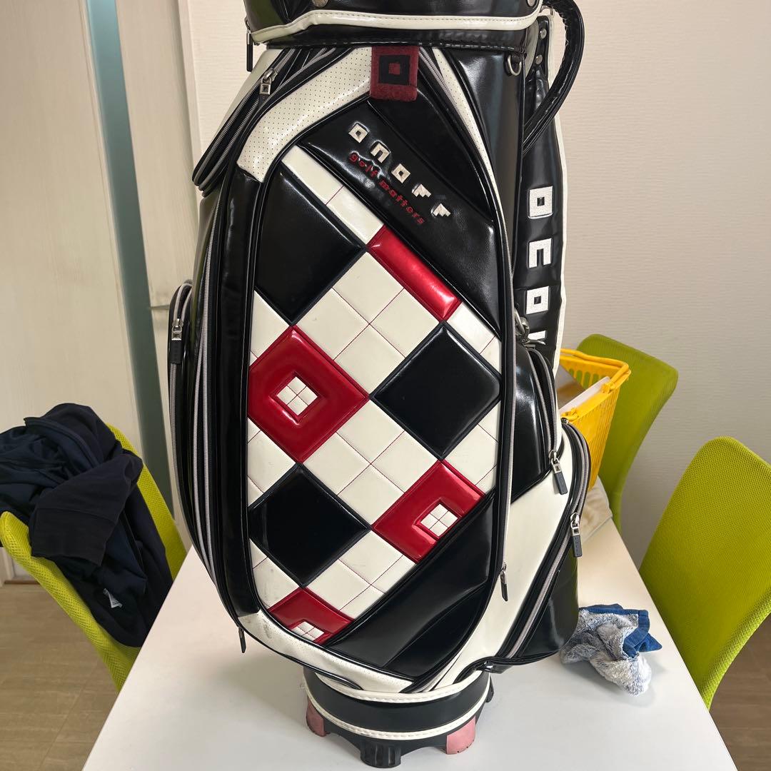 onoff ゴルフキャディバッグ 黒/白