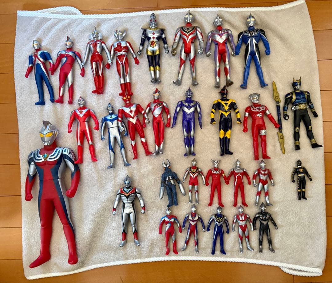 ウルトラマン・怪獣フィギュアセット 仮面ライダークウガ