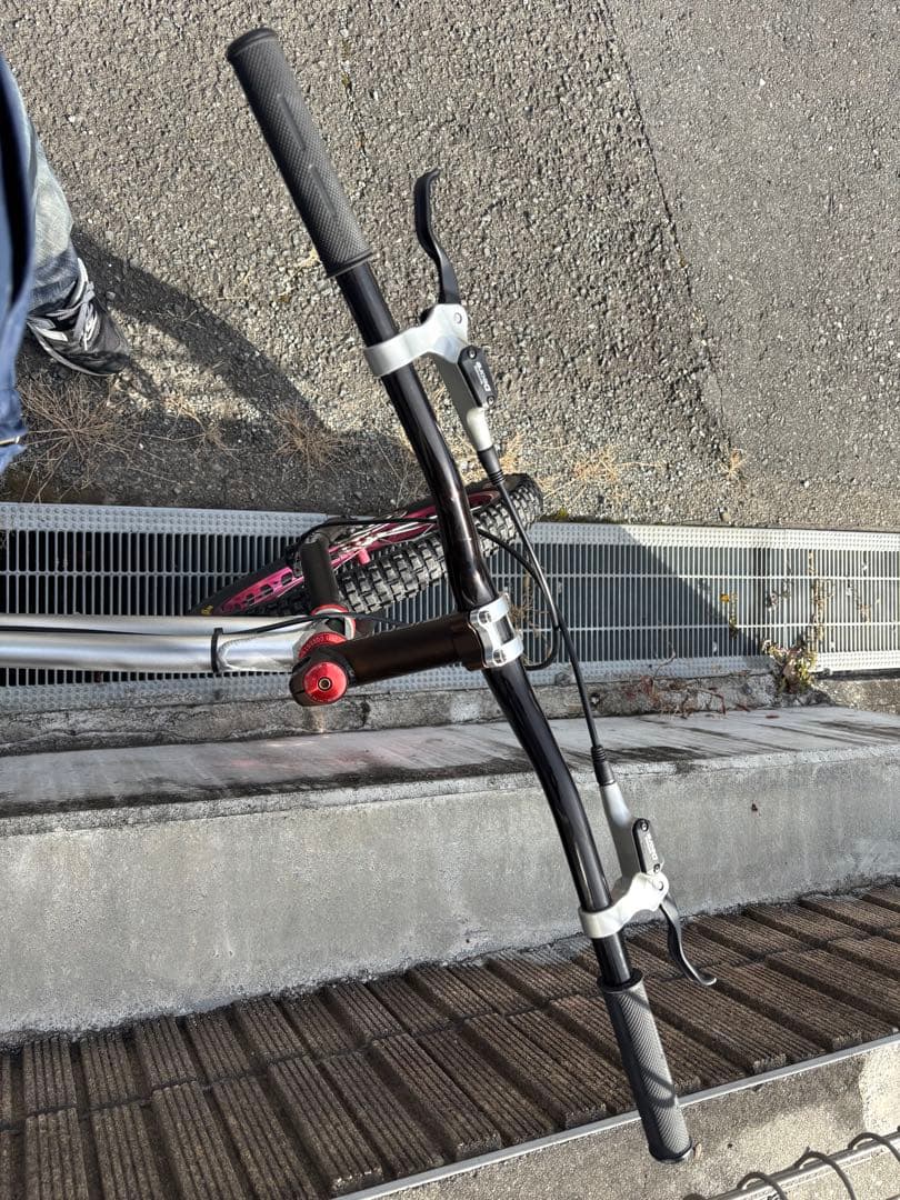 BIONIC　トライアル　２０インチ　　前後　油圧ブレーキ　中古　引き取りのみ