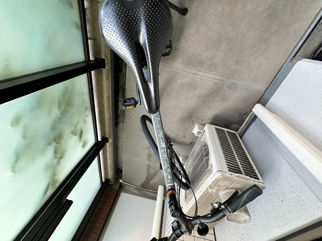 東京引き取り限定　TREK クロスバイク グレー　Mサイズ