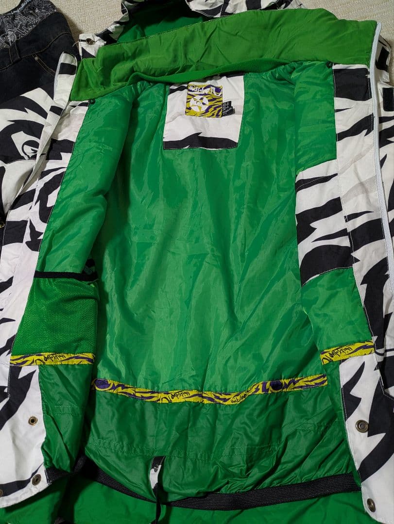 QUIKSILVERメンズスノボードスノボースキーウェア　サイズL