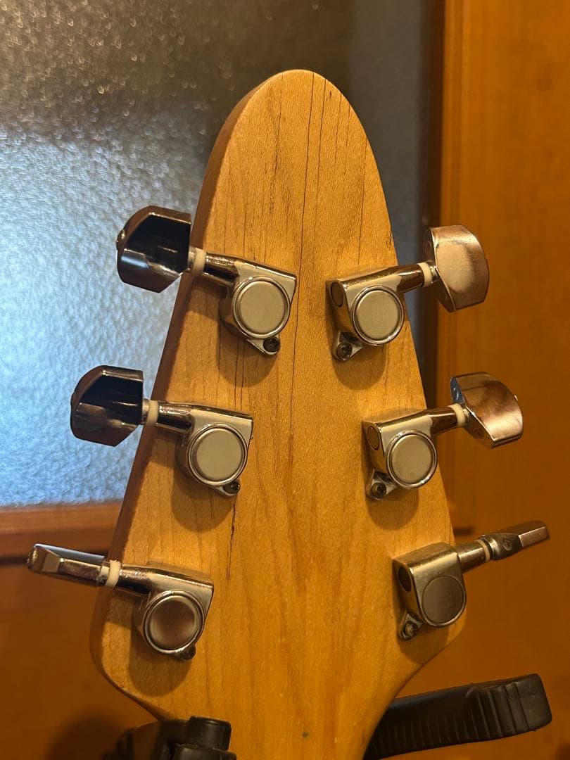 ぼ*ま様 追加値下げ！Flavor　フライングV タイプ　エレキギター　flyi