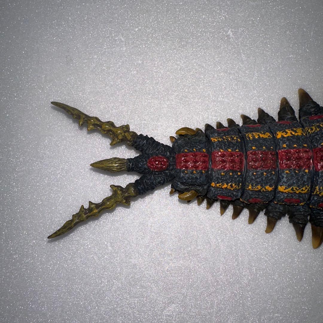 S.H.MonsterArts バトラ 幼虫 フィギュア