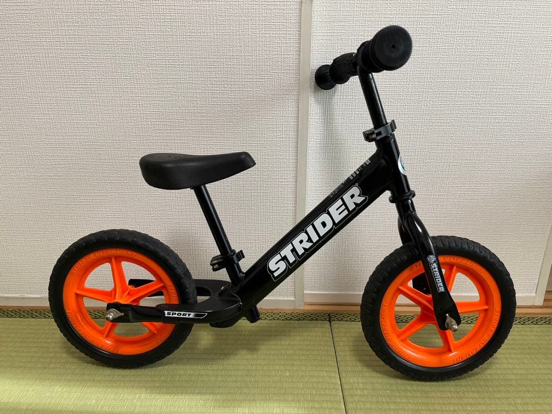 【正規品】STRIDER ストライダー ランニングバイク 　12インチ