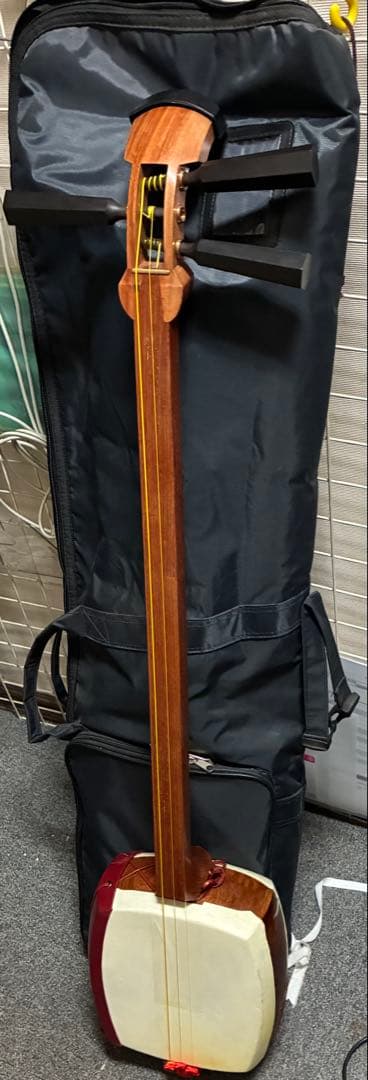 津軽三味線 練習用 花梨棹 皮破れ無し 届いたその日から使えます。