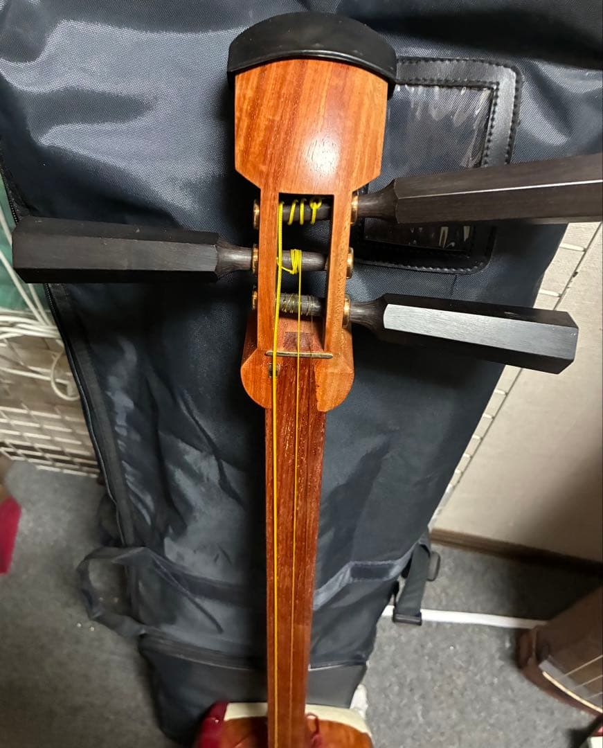 津軽三味線 練習用 花梨棹 皮破れ無し 届いたその日から使えます。