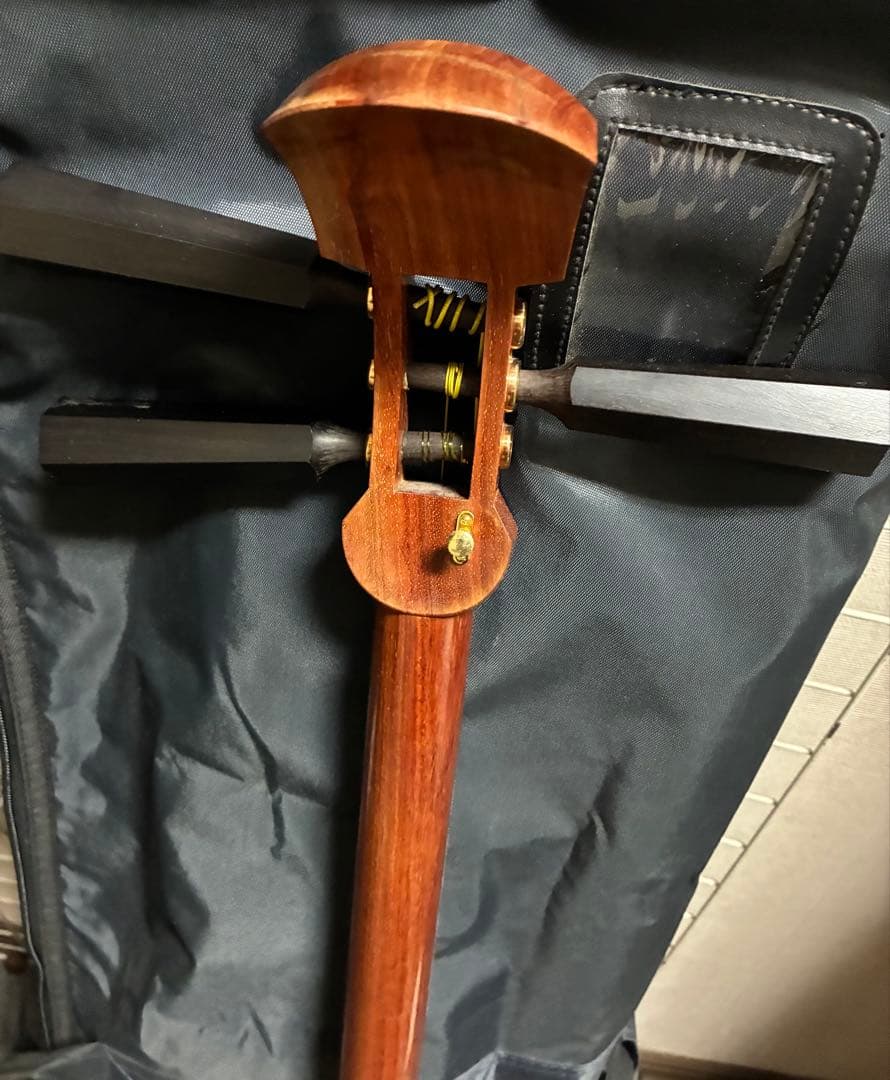 津軽三味線 練習用 花梨棹 皮破れ無し 届いたその日から使えます。
