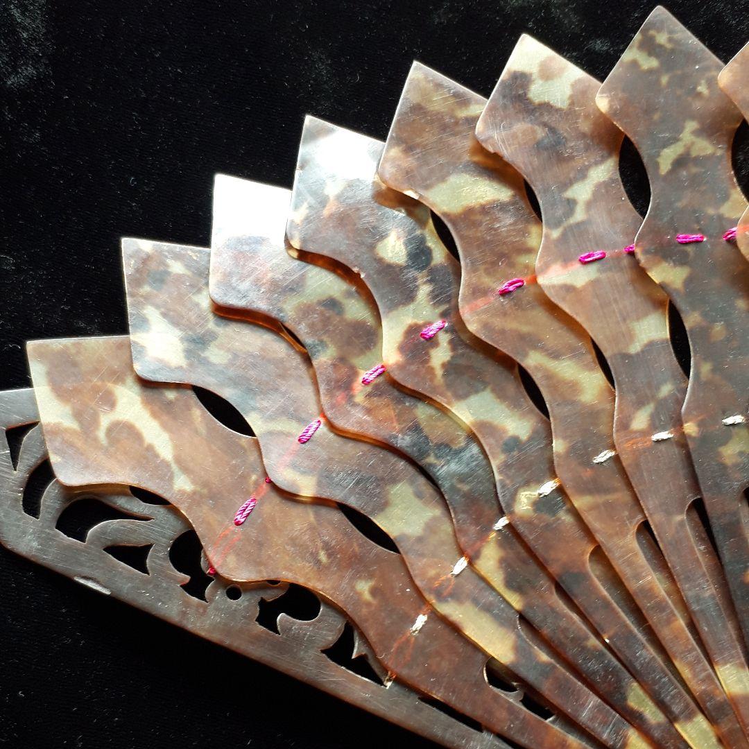 本鼈甲　アンティーク扇子　透かし細工