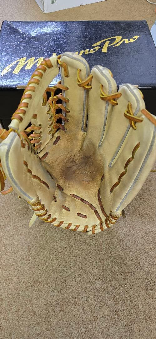 硬式用ミズノプロ　 グローブ 右投げ用 　ブロンド※コルク　サイズ18N