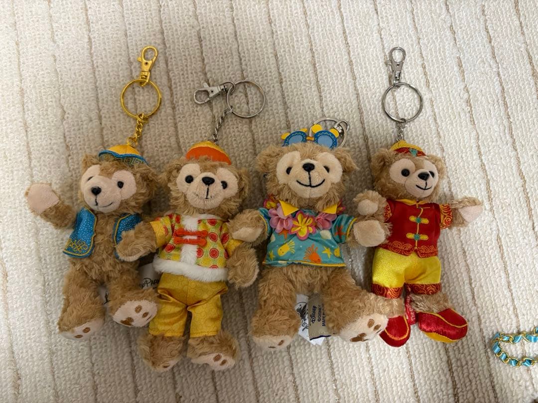 海外ディズニー限定　ダッフィー　ぬいぐるみキーホルダー