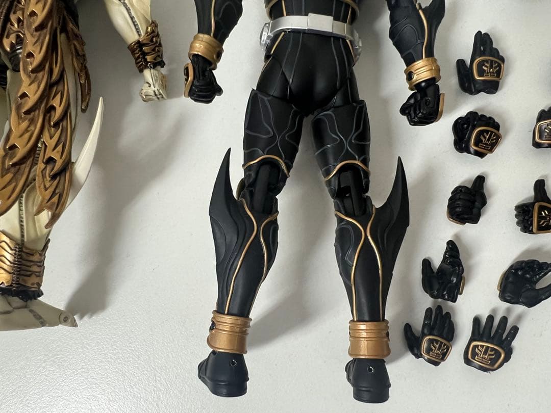 真骨頂 仮面ライダークウガ ン・ダグバ・ゼバ フィギュアーツ