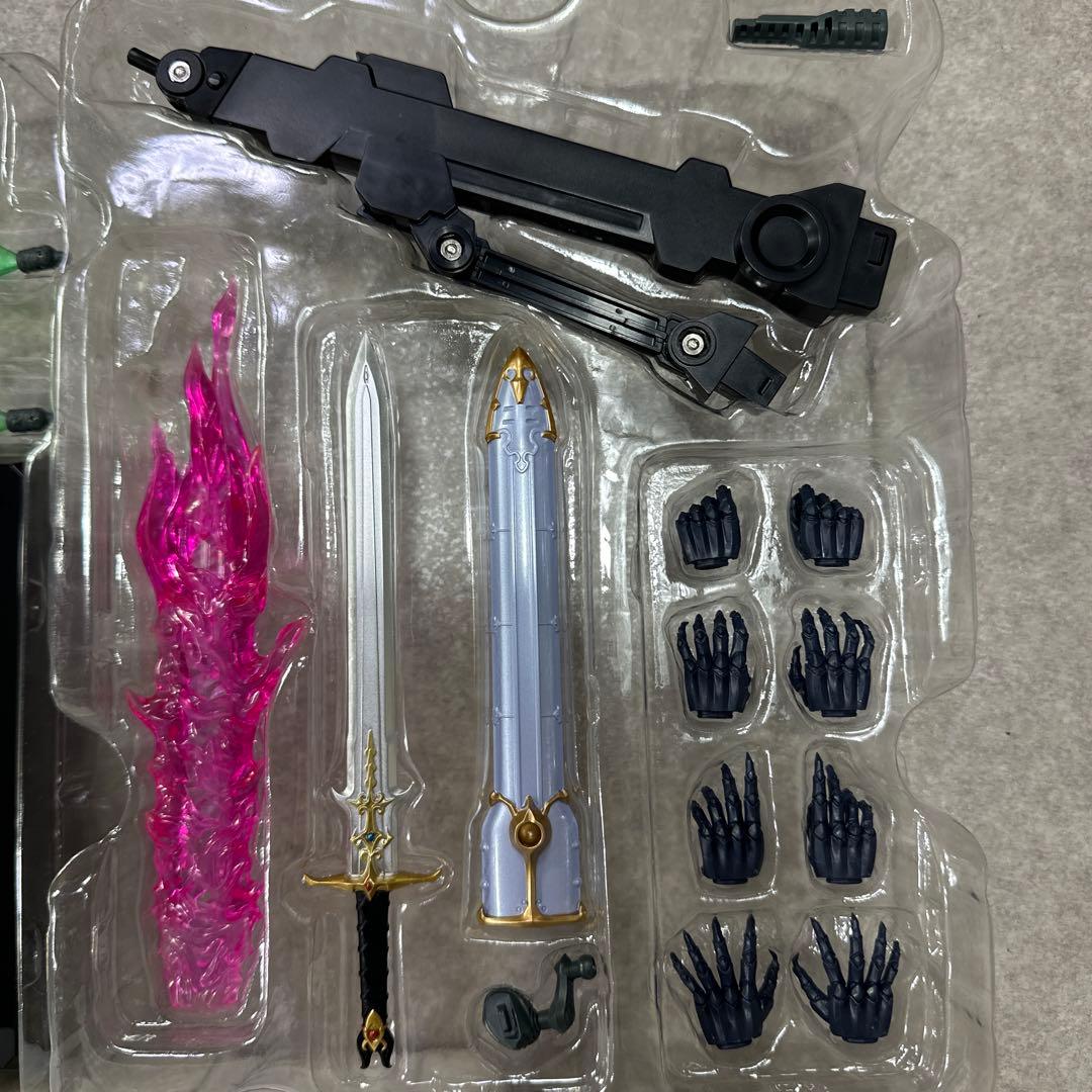 【開封品】メタルビルド ドラゴンスケール サーバイン