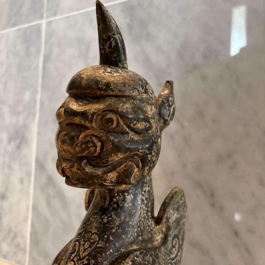 中国アンティーク　威厳のある姿が美しい幸運を呼び込む霊獣、麒麟の石製オブジェ