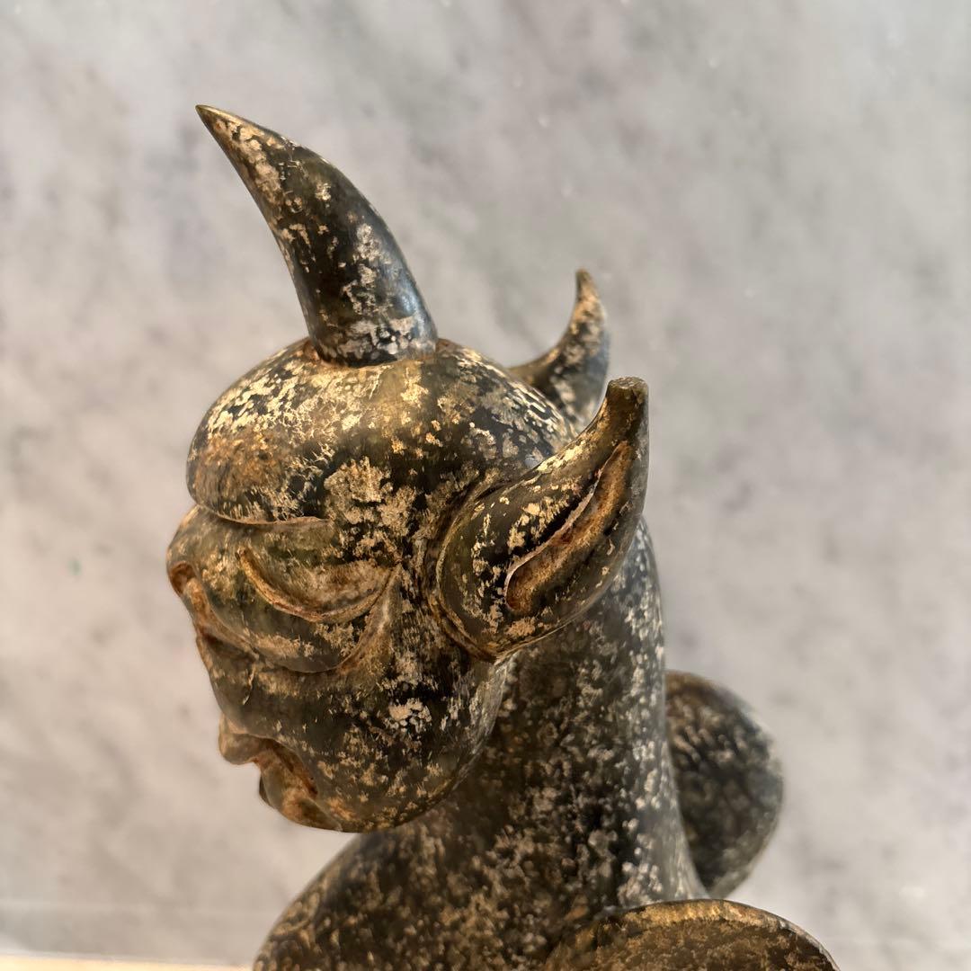 中国アンティーク　威厳のある姿が美しい幸運を呼び込む霊獣、麒麟の石製オブジェ