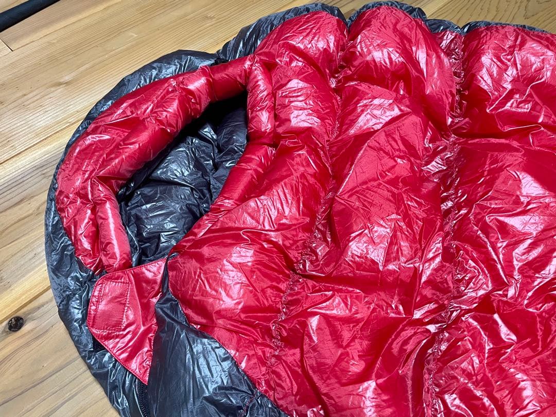 NANAGA 赤黒 フード付き寝袋 収納袋付き