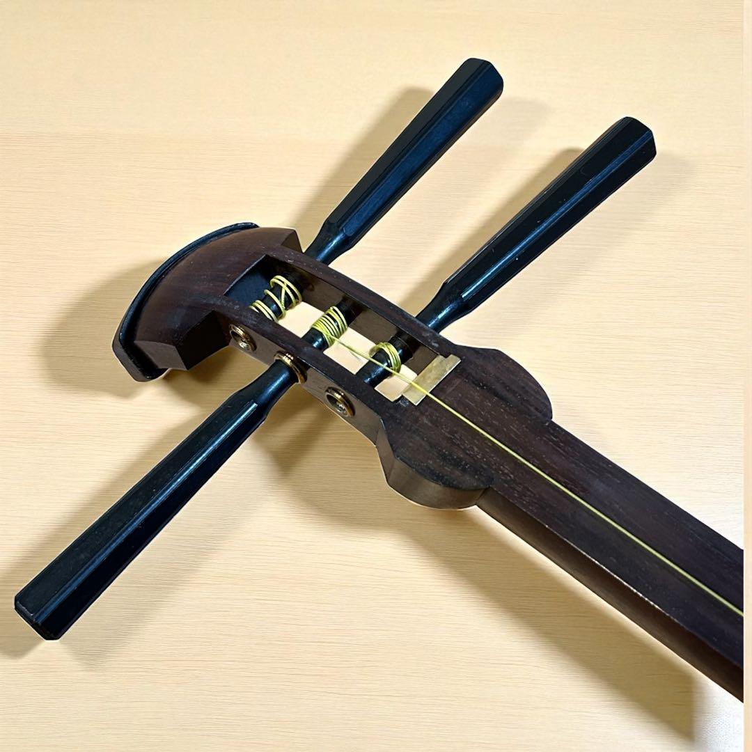 稀少✨ハードケース付き❣️紅木棹 猫皮張り 中棹 地唄三味線 三味線 三つ折り棹