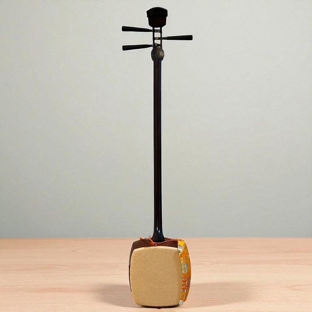 稀少✨ハードケース付き❣️紅木棹 猫皮張り 中棹 地唄三味線 三味線 三つ折り棹