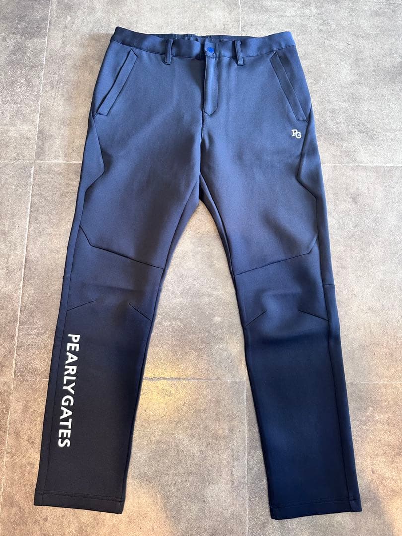 PGロゴ刺繍入りブラックパンツ