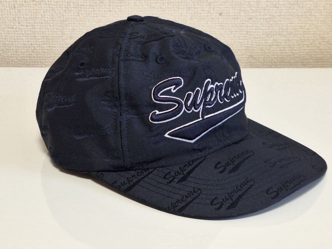 【新品・未着用】　Supreme ネイビーキャップ ロゴ刺繍　サイズ調整可