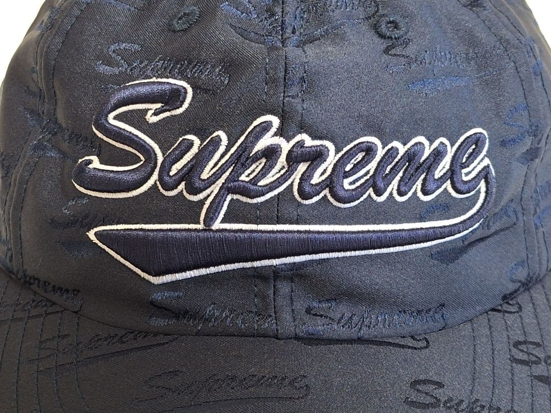 【新品・未着用】　Supreme ネイビーキャップ ロゴ刺繍　サイズ調整可