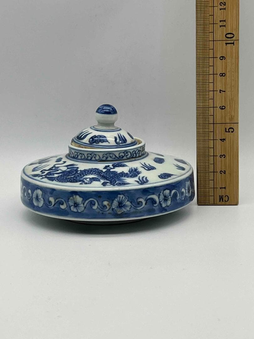 清康熙時代 【大清康熙年製】在銘 染付 青花花卉瑞獸文水注　蓋付き(E-43)