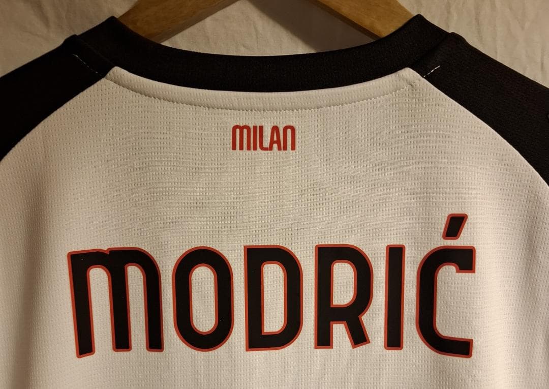 【最終値下げ価格】ACミラン 25-26 レプリカ アウェイ 14.モドリッチ