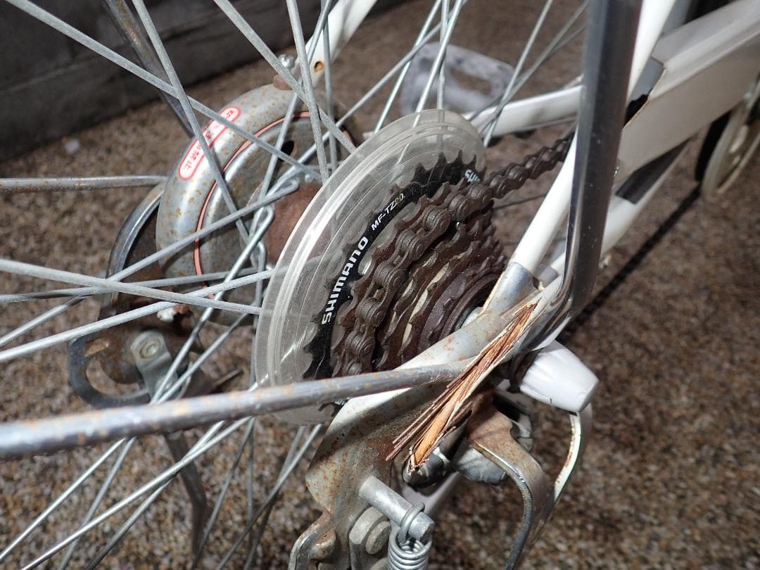 自転車　ママチャリ　ままちゃり　白色ホワイト　SHIMANO　２７インチ