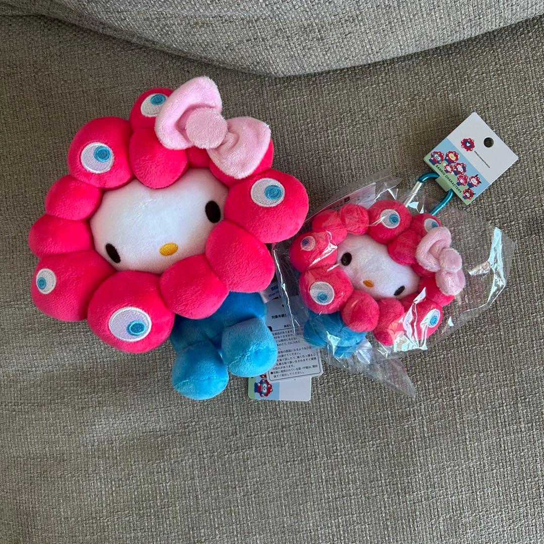 【完売】ハローキティ✖️ミャクミャク　万博会場限定　カラビナ付き　ぬいぐるみM