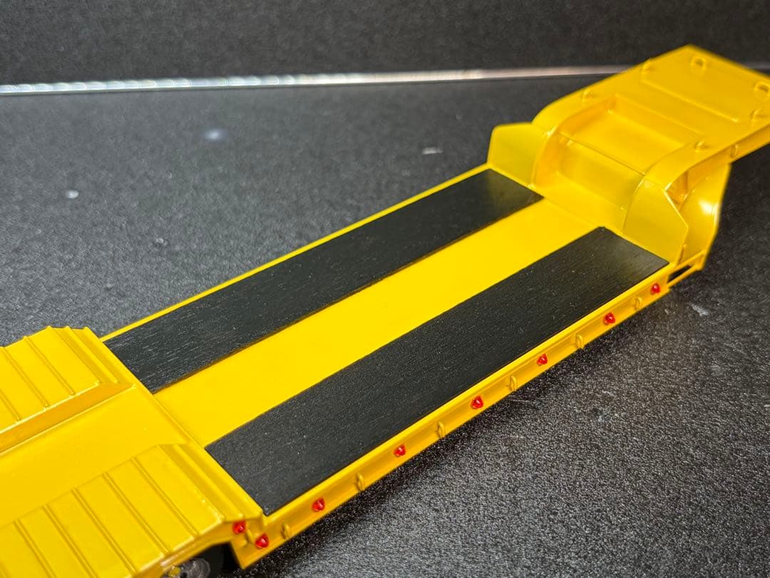 ブルーリボン　1/50 3軸低床トレーラー自動あゆみ付 重機 建機