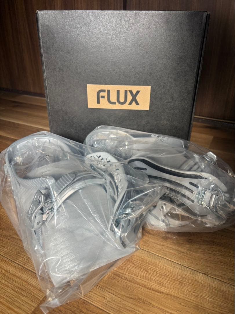 新品未使用FLUX DS F26DSMS シルバー ビンディング M