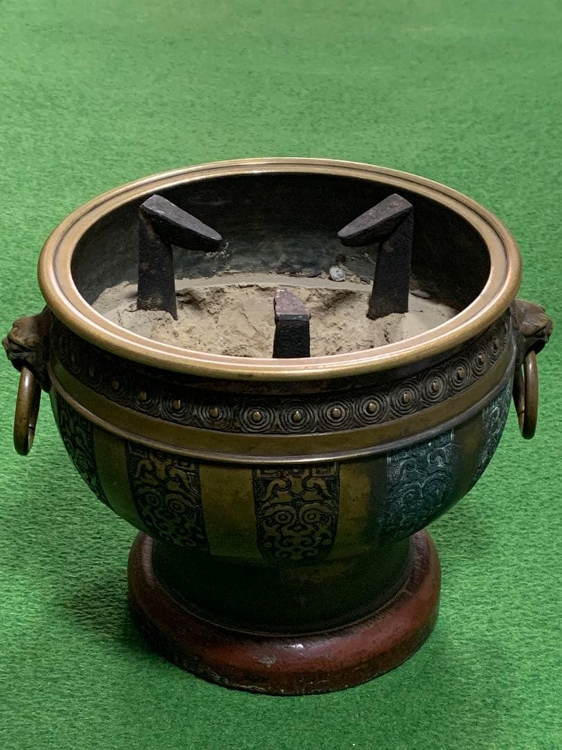 唐金　火鉢　手焙　獅子頭両耳　遊環　灰炉
