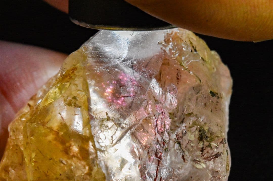 ブラジル エスピリトサント産 オリジナルピンクファイヤークォーツ原石03