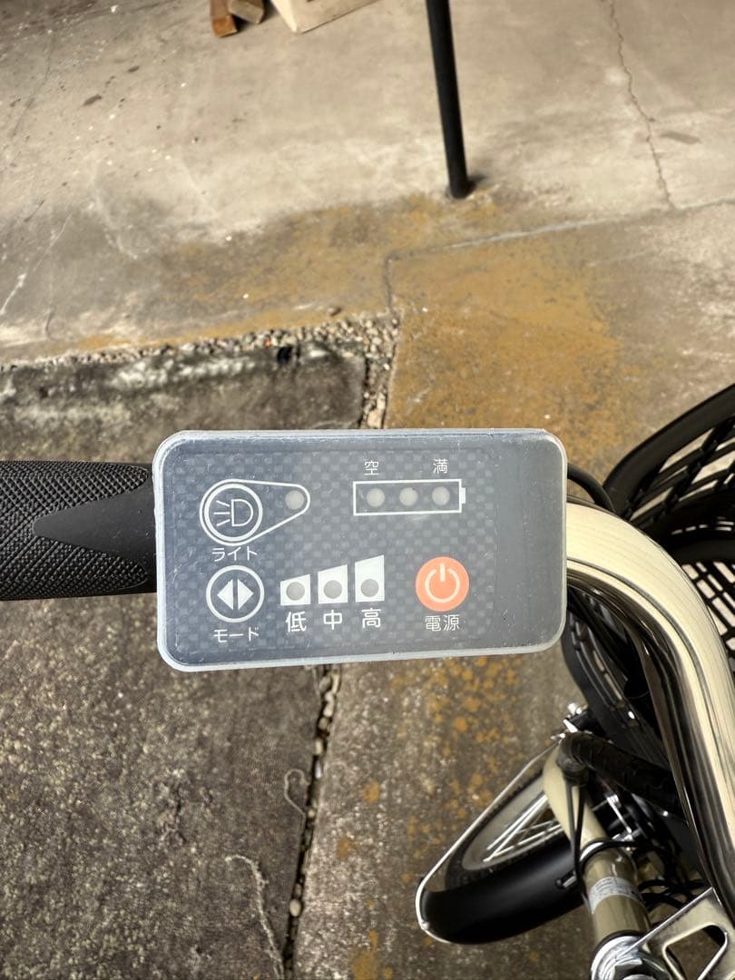 ベージュ 三輪車 前後バスケット付き