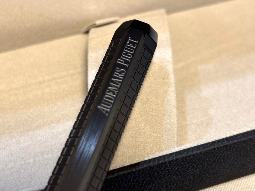 【非売品】Audemars Piguet ブラックボールペン 専用ケース付き
