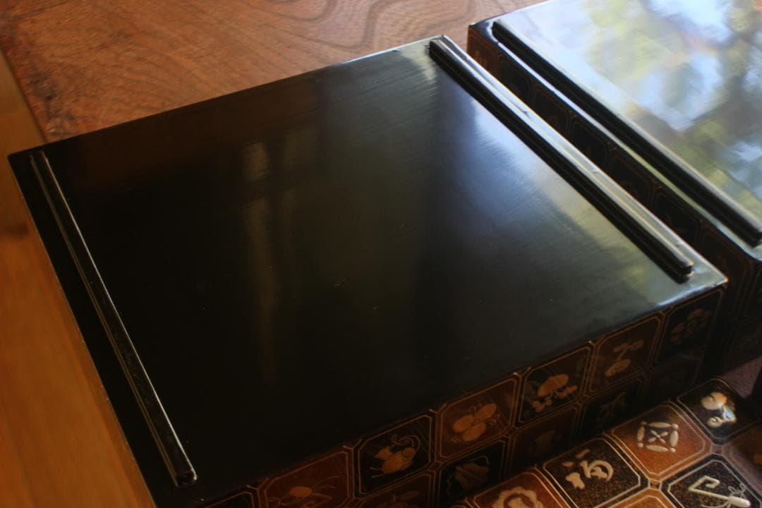 デッドストック！内朱金縁黒漆に極上宝尽蒔絵の映える三段重（検輪島塗重箱お重