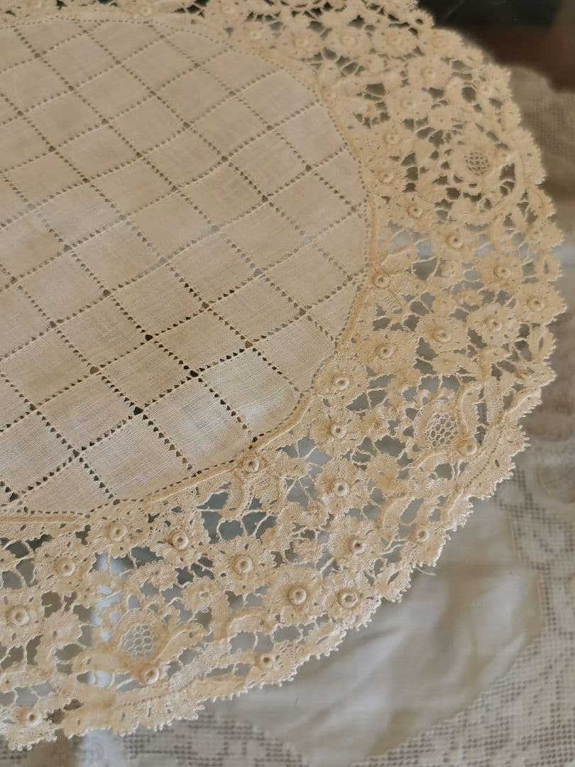アンティークベルギーブルージュ ロザリン＆ドローンワークレースドイリーφ23㎝
