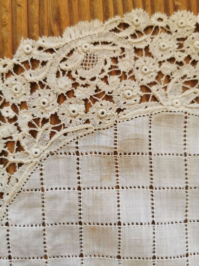 アンティークベルギーブルージュ ロザリン＆ドローンワークレースドイリーφ23㎝